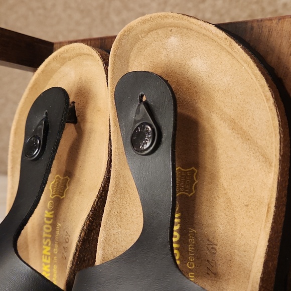 Birkenstock Gizeh Sandals - Picture 4 of 8